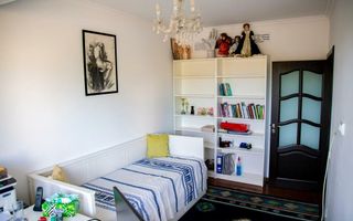 Casă complet mobilată P+1+M - Curte şi loc de parcare- - Poză 11