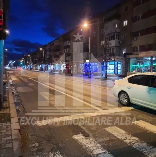 Spatiu comercial in Cetate, Bulevardul Revolutiei 1989 - Poză 1