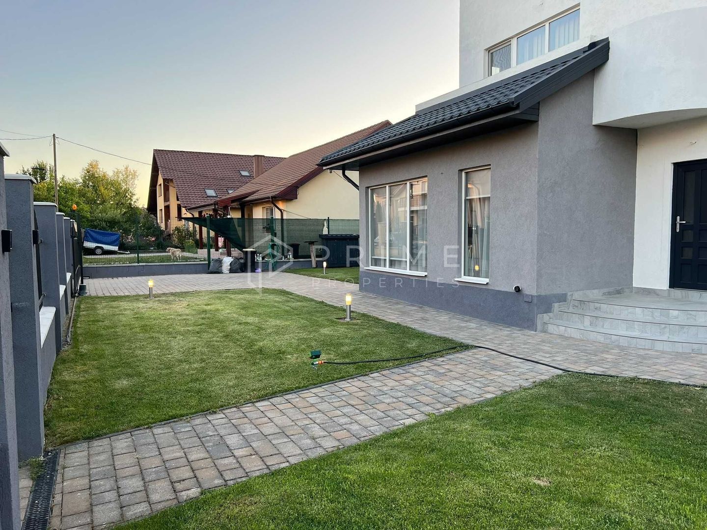 DE VÂNZARE: Casă Modernă „La Cheie” (175 mp) | 7 Noiembrie - Poză 2