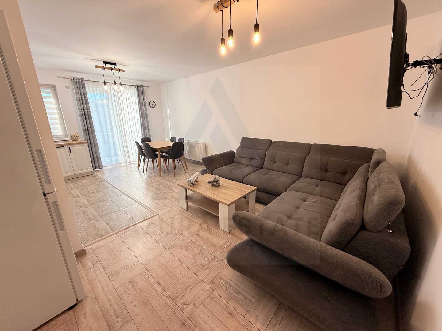 Apartament 3 camere modern cu terasa 2 bai etaj 1 zona City Residence - Poză 1