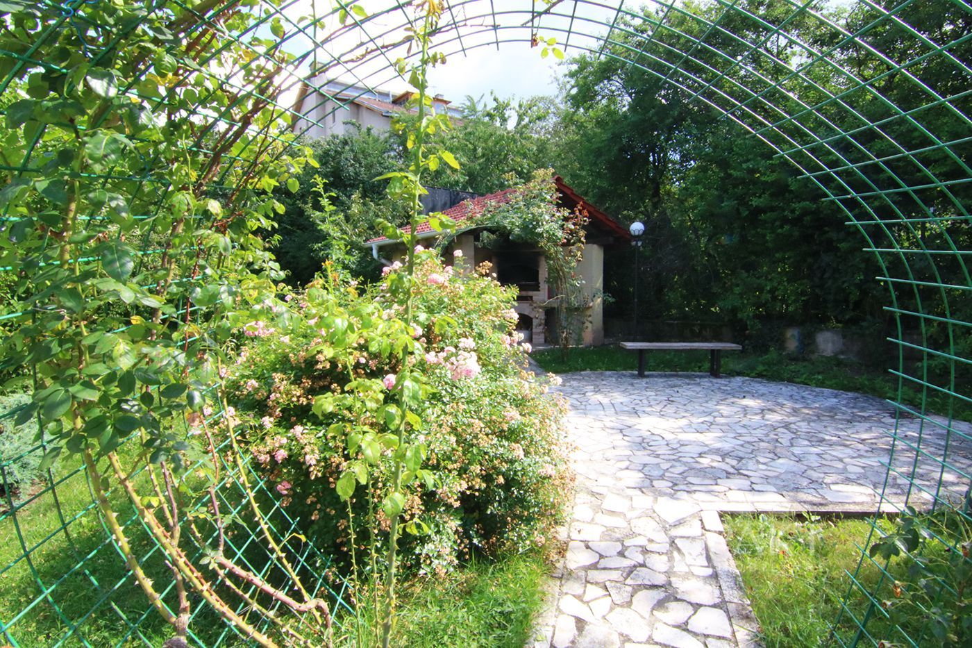 Casa individuala situata la 2 minute de Parcul Engels ! - Poză 39