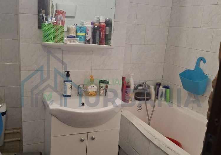 Apartament de vânzare, Tătărași, Iași – 1 cameră, etaj 4/4, mobilat și utilat - Poză 3