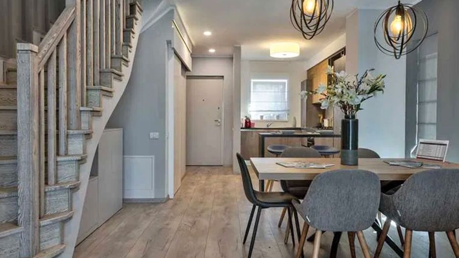 Inchiriere o casă tip duplex spațioasă și bine compartimentată - Poză 1