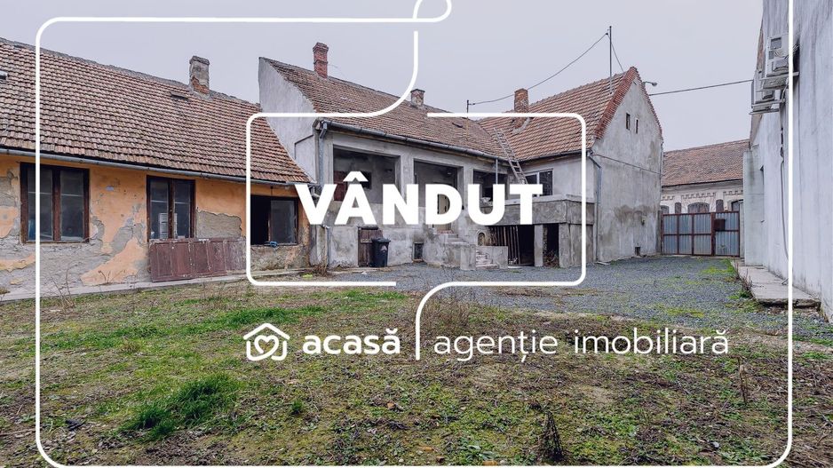 VANDUT! Casa din caramida - teren 612 mp - Centru Arad - COMISION 0% - Poză 1
