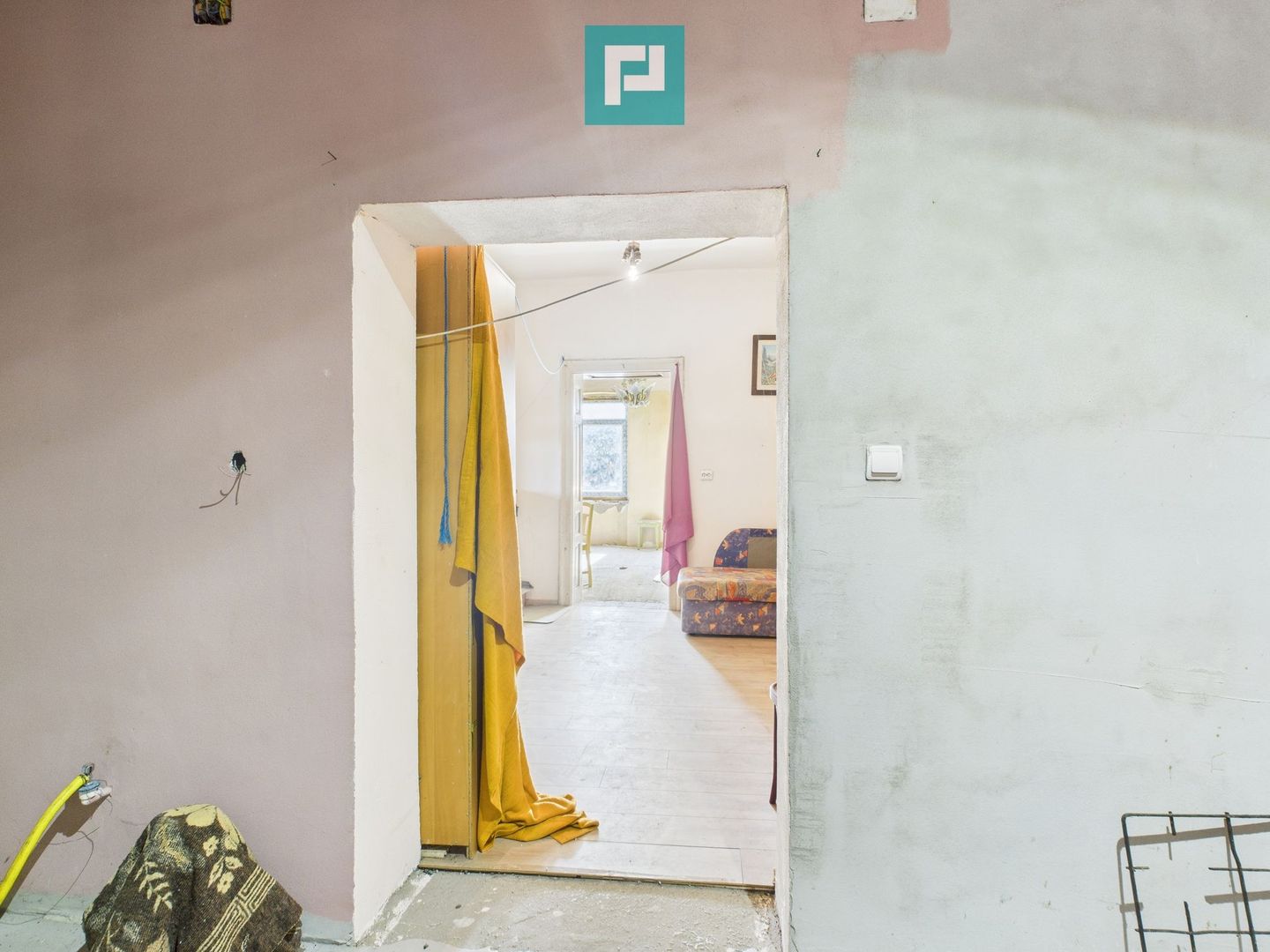 Casă spatioasă și solidă în Pecica - Poză 19