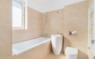 Apartament 3 camere Sisesti - vedere catre lac - Poză 7