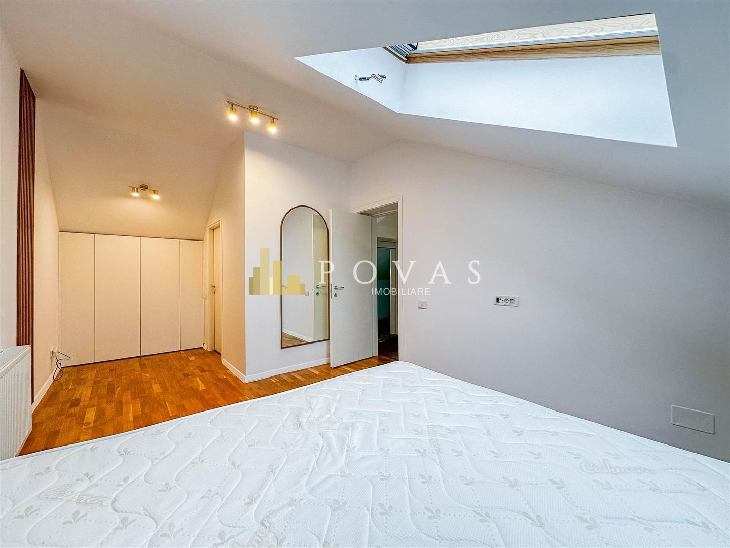 Vanzare Casa 5 Camere Pipera Rond OMV - Poză 19