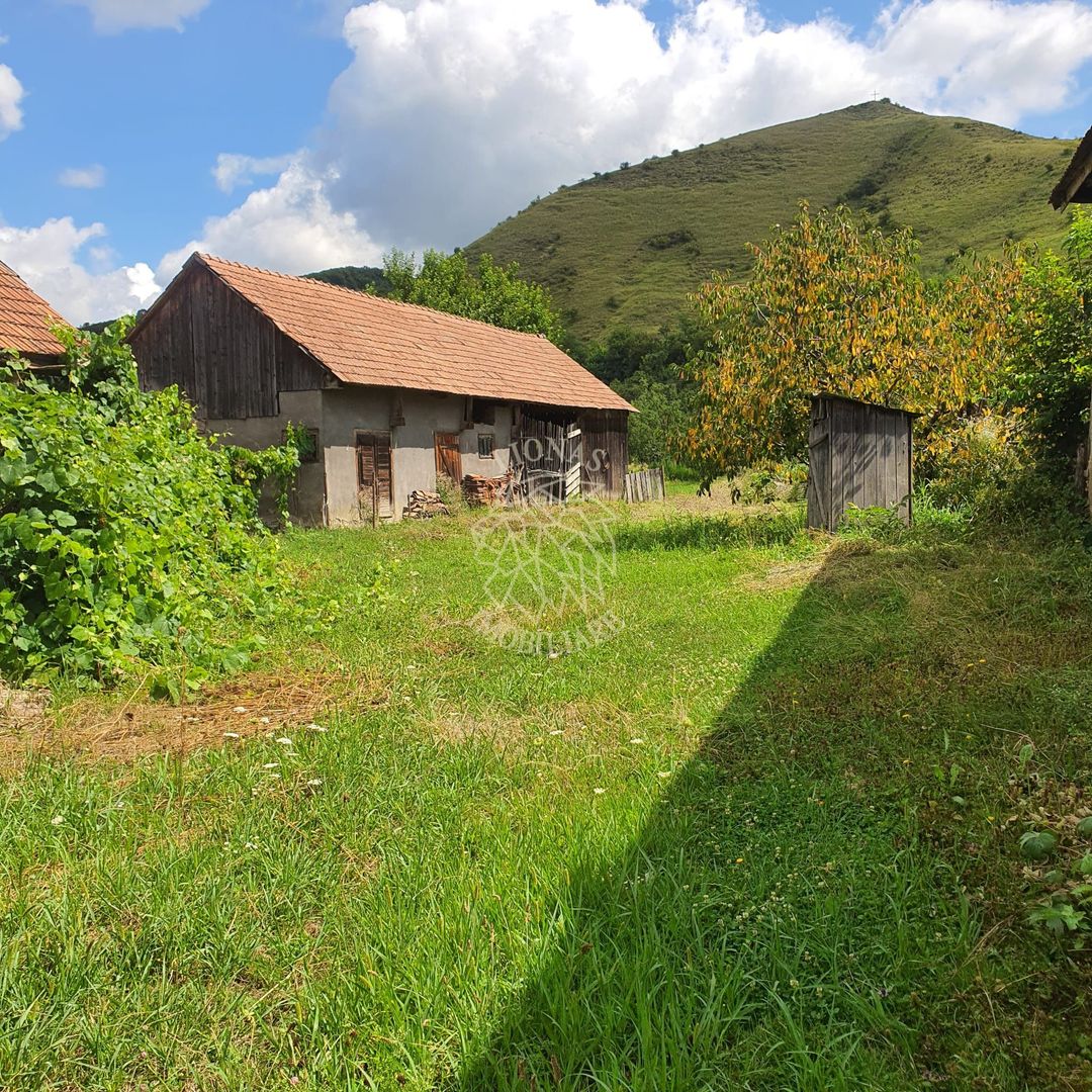 Casa 3 camere 126 mp-teren 4000 mp-Loc. Matei, Zona Centru - Poză 9