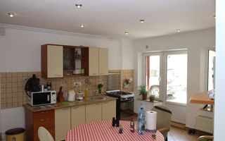 Casă / Vilă cu 3 camere de vânzare în zona Bartolomeu - Poză 145