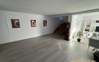 Casa tip duplex de vanzare + teren, zona Manastirea Doamnei. - Poză 3