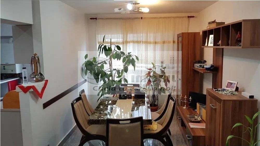 Apartament 4 camere semidecomandat 97mp Zona Frumoasa - Poză 2