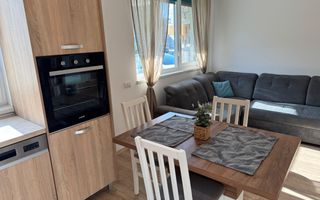 Apartament cu 3 camere, curte proprie si loc de parcare - Poză 7