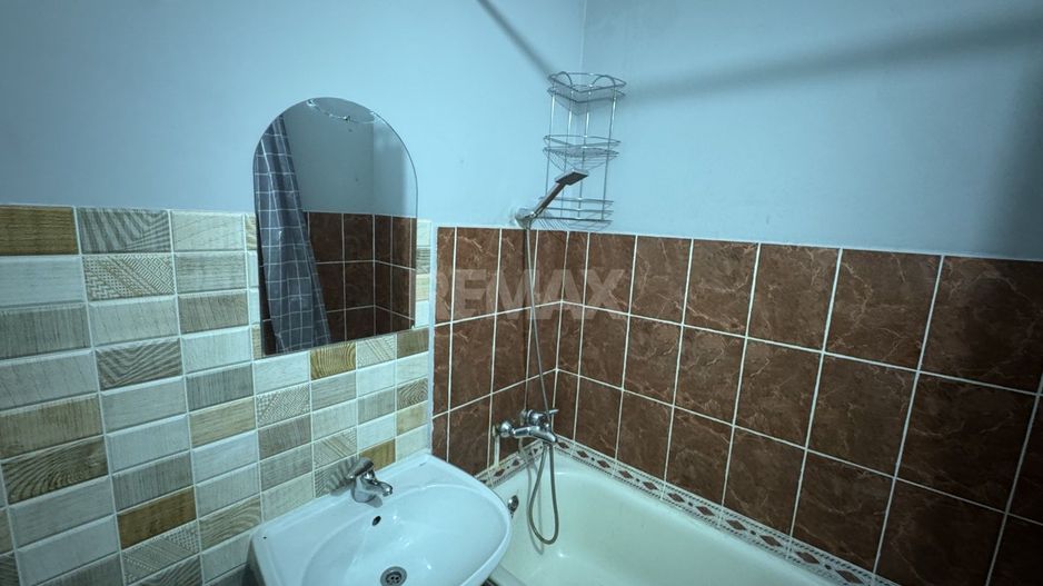 Se vinde apartament vizavi de parc - Poză 7