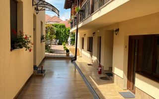 Vila de vanzare in zona Centrala/Orasul de jos - Poză 44