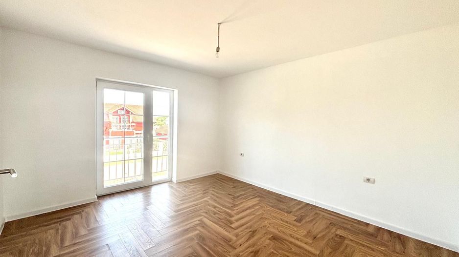 Duplex -4 camere - toate utilitatile - Sag - Poză 10