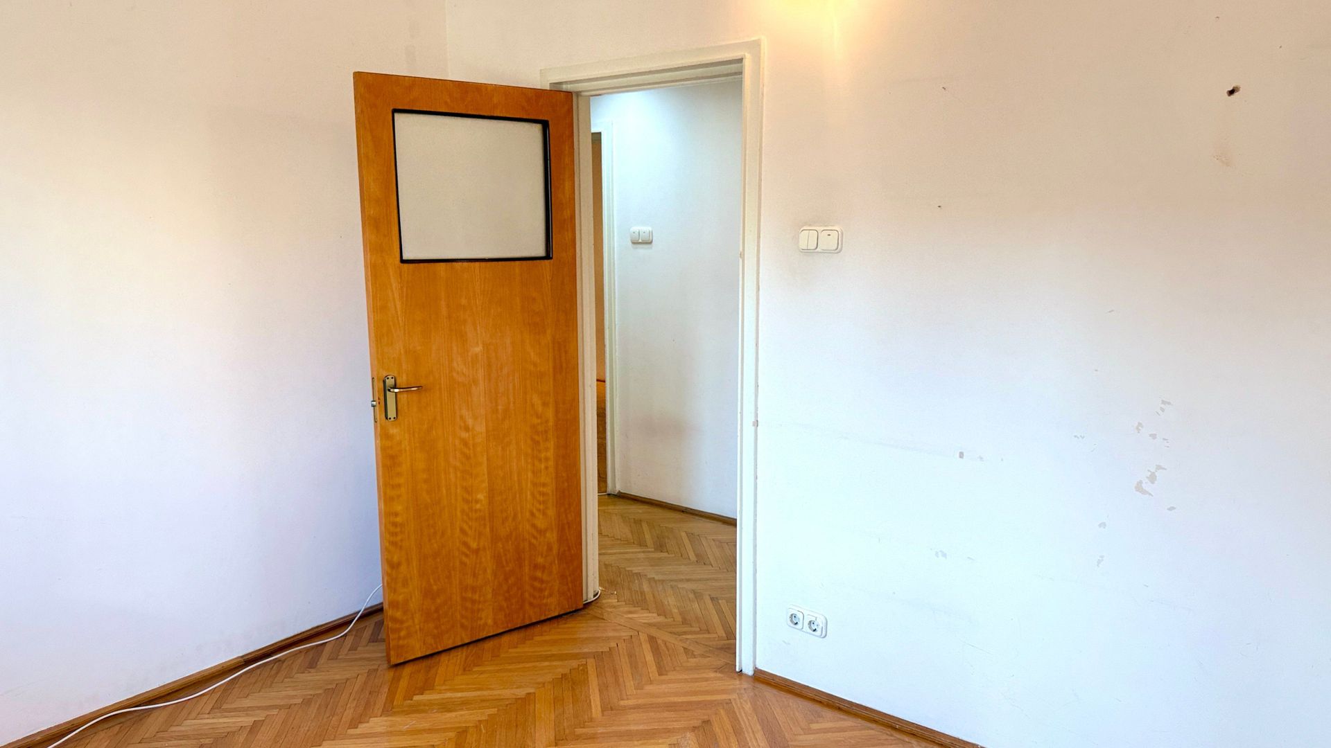 Apartament 4 camere Victoriei, Casa Vernescu, garaj, centrala, comision 0 ! - Poză 28