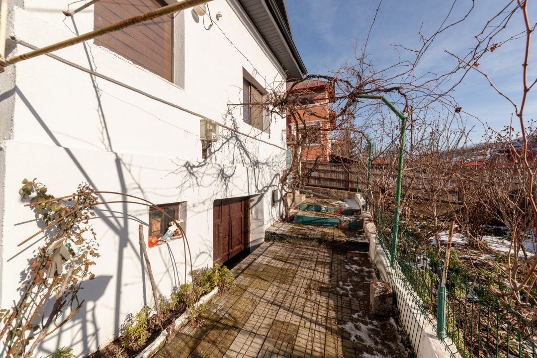 Casă Ștefănești – 1 km de Primărie | Curte mare, zonă liniștită - Poză 9