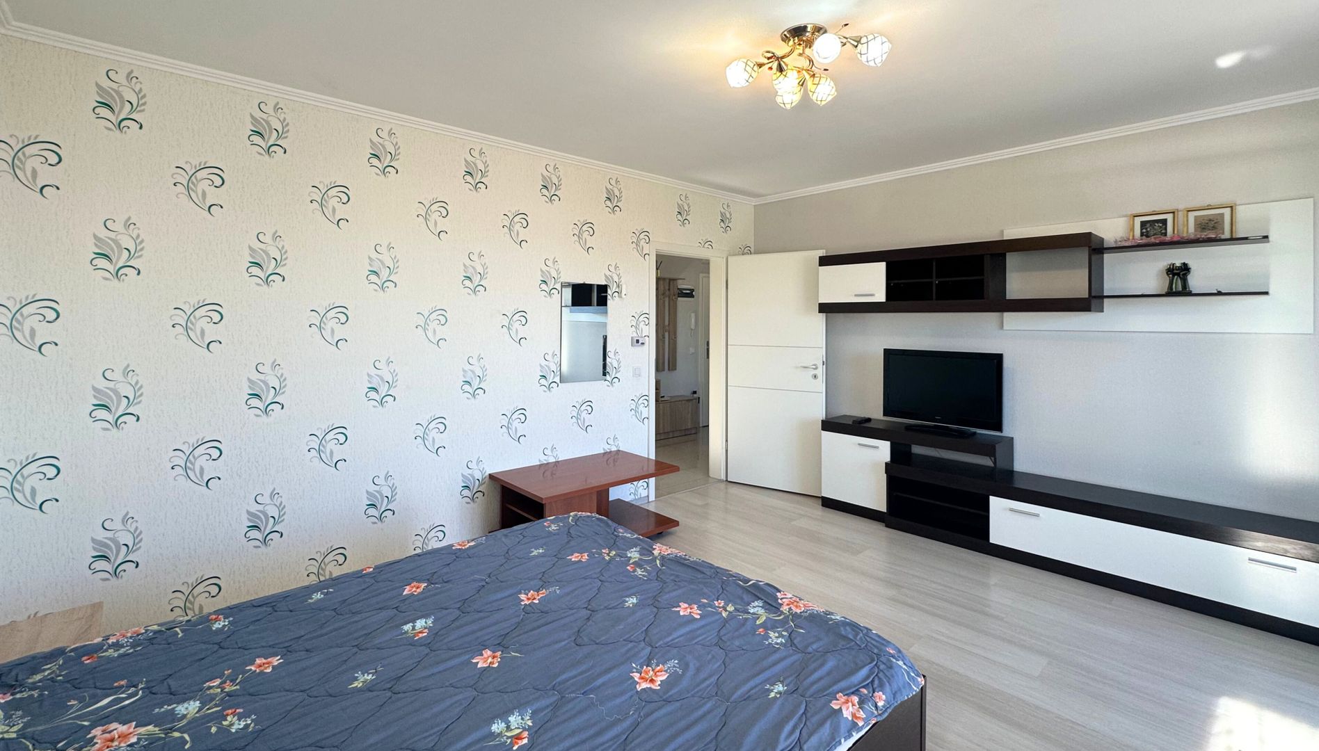 Apartament modern cu 2 camere și vedere spectaculoasă spre munți Avantgarden 3 - Poză 8
