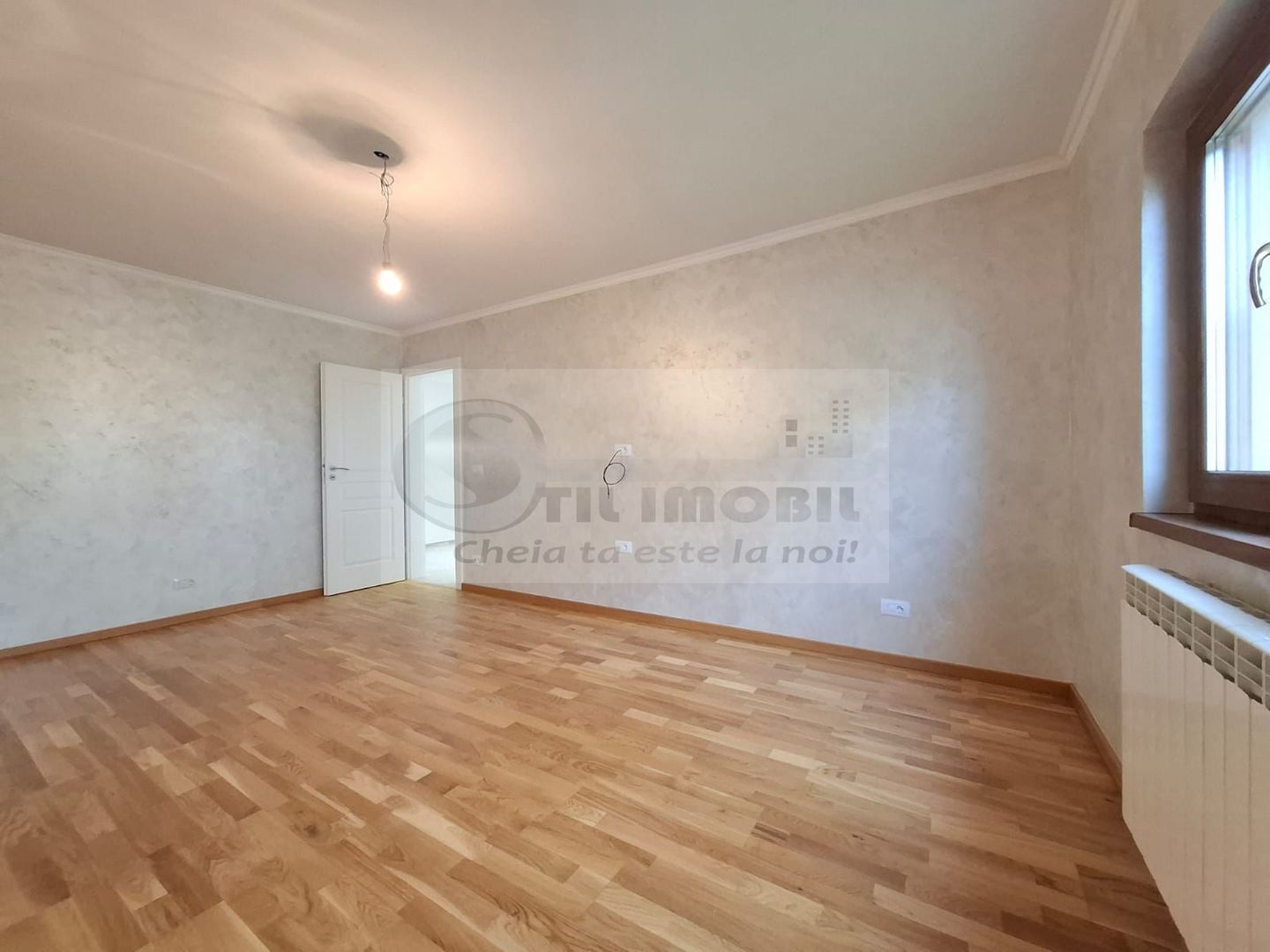 Liber, apartament 2 camere, 53 mp, Nicolina - Belvedere, baie cu geam - Poză 3