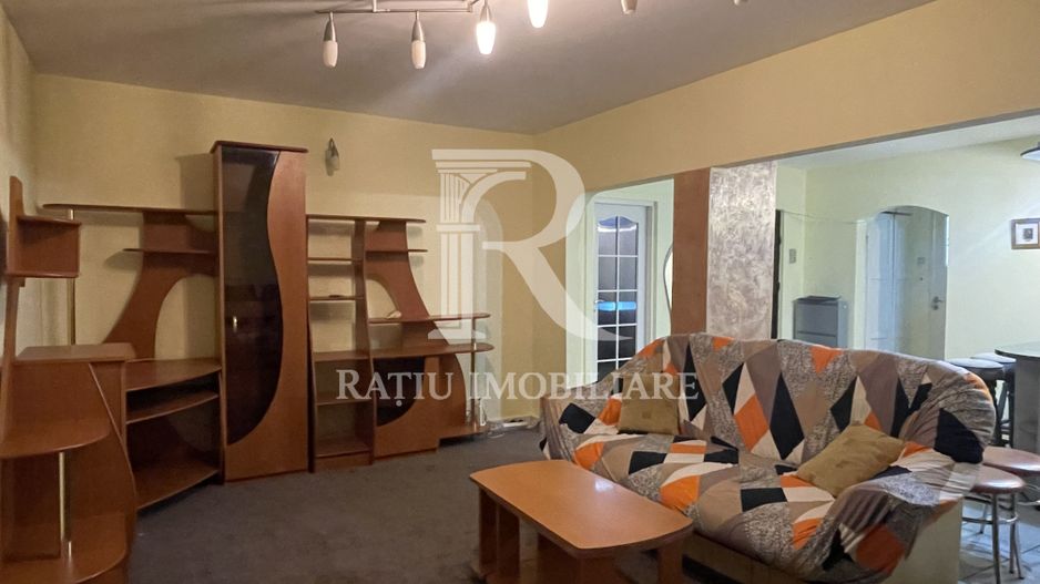 Apartament cu 3 camere | Zona Rogerius | Oradea - Poză 3