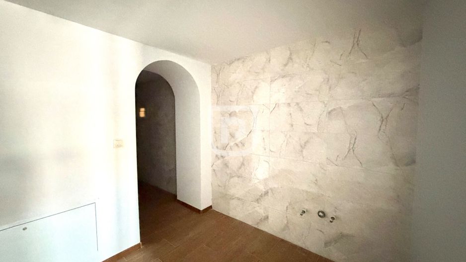 Casa renovata complet, Corlata Centru - Poză 9