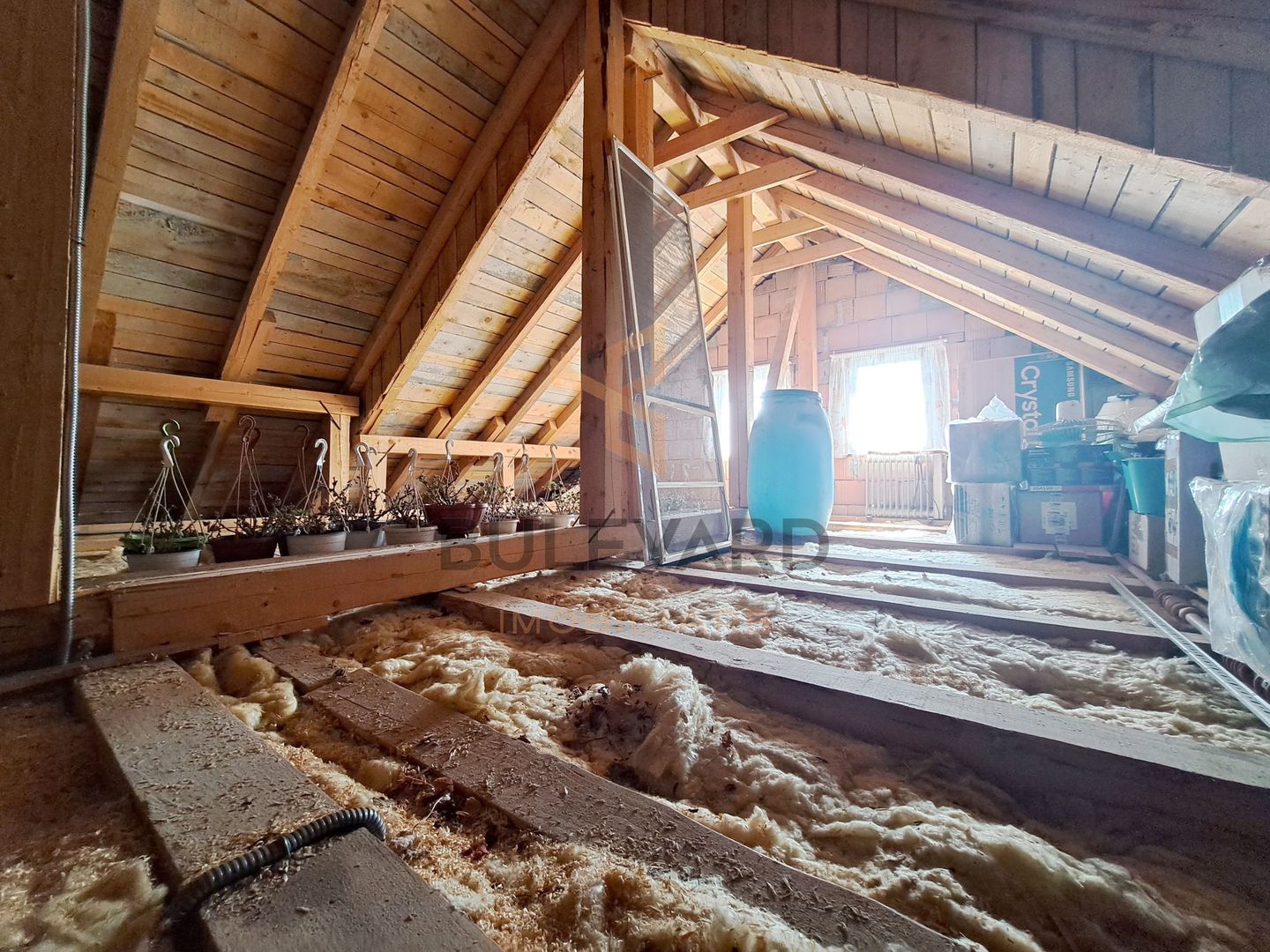 Comision 0! Casa 206 mp utili + pod 60 mp, 4 parcari, 304 mp teren - Poză 19