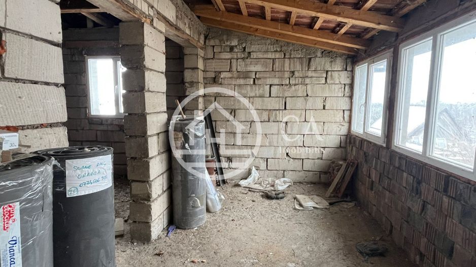 Casa de vanzare D+P+E+M cu 5 camere în Livada De Bihor - Poză 6