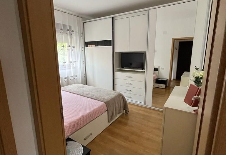 Apart bloc nou etaj 1, Complex -Judetean +loc parcare - Poză 6