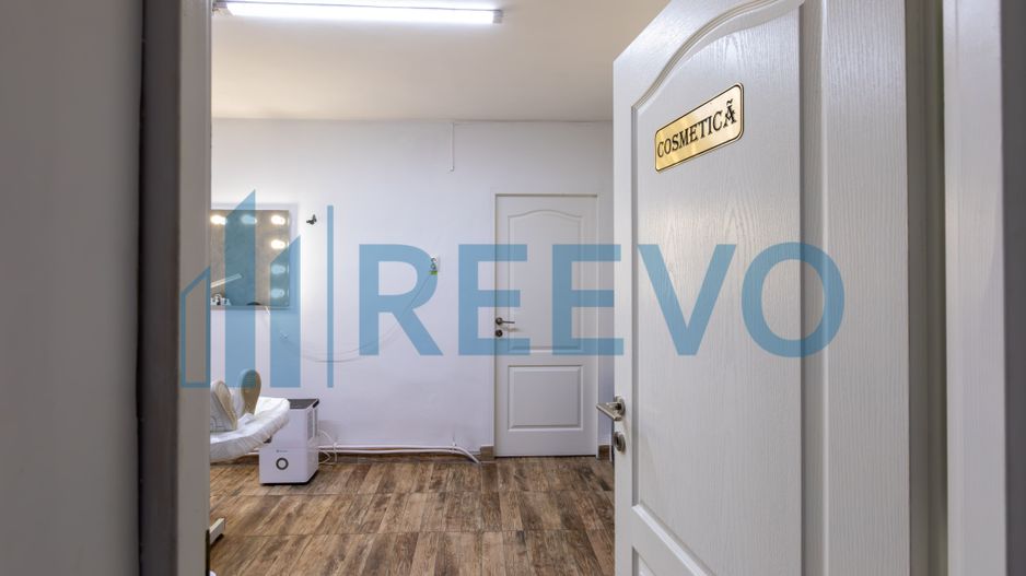 Clădire și teren de investiție, central Roman - Poză 7