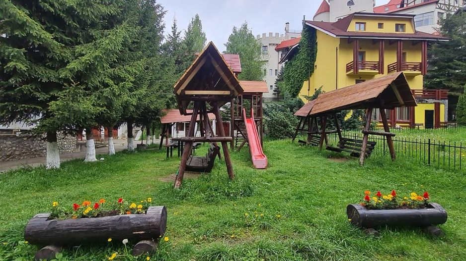 Casa ta de vacanta, imbratisata de natura,3 terase, parcare, Poiana Brasov - Poză 26
