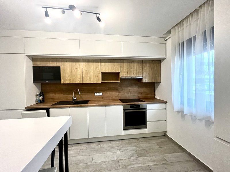 Apartament 3 camere, spațios si modern, terasa 20 mp, la intrare in Dumbrăvița - Poză 5