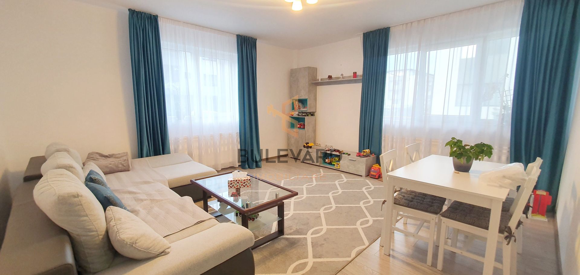 Apartament cu 2 camere, zona Terra! - Poză 1
