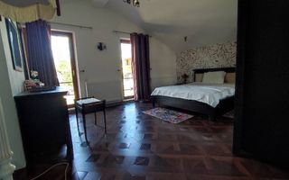 Casa de vanzare Budesti | Golesti| 380mp - Poză 2