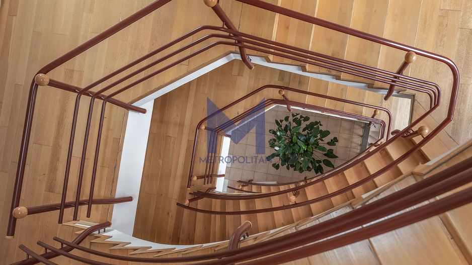 Vilă cu 1.350 mp teren în mijlocul orașului Grădina Botanică - Poză 11