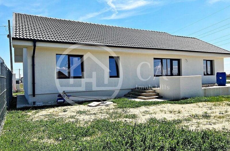 Casa de vanzare cu 4 camere in zona Santandrei, Oradea - Poză 2