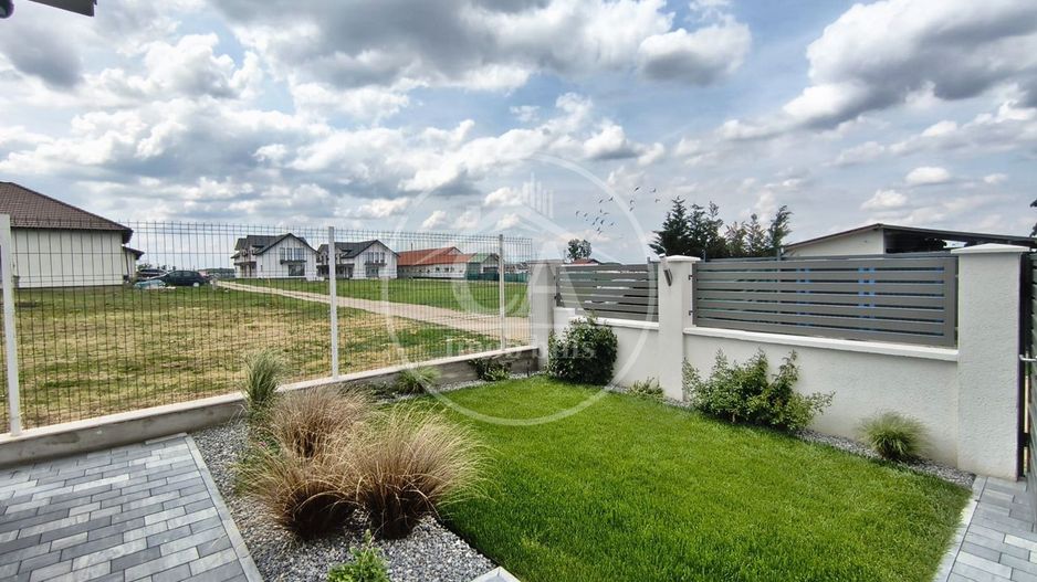 Casa de vanzare cu 4 camere si piscina in Cihei, Bihor - Poză 13