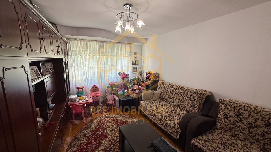 Apartament 3 camere , decomandat in 1Mai - Comision 0% - Poză 3