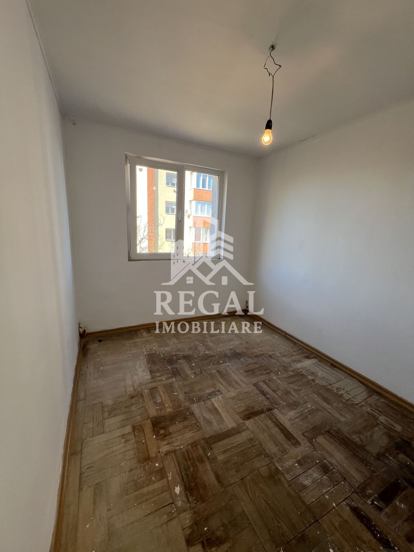 Apartament 3 camere de vânzare – Micro 7 - Poză 4