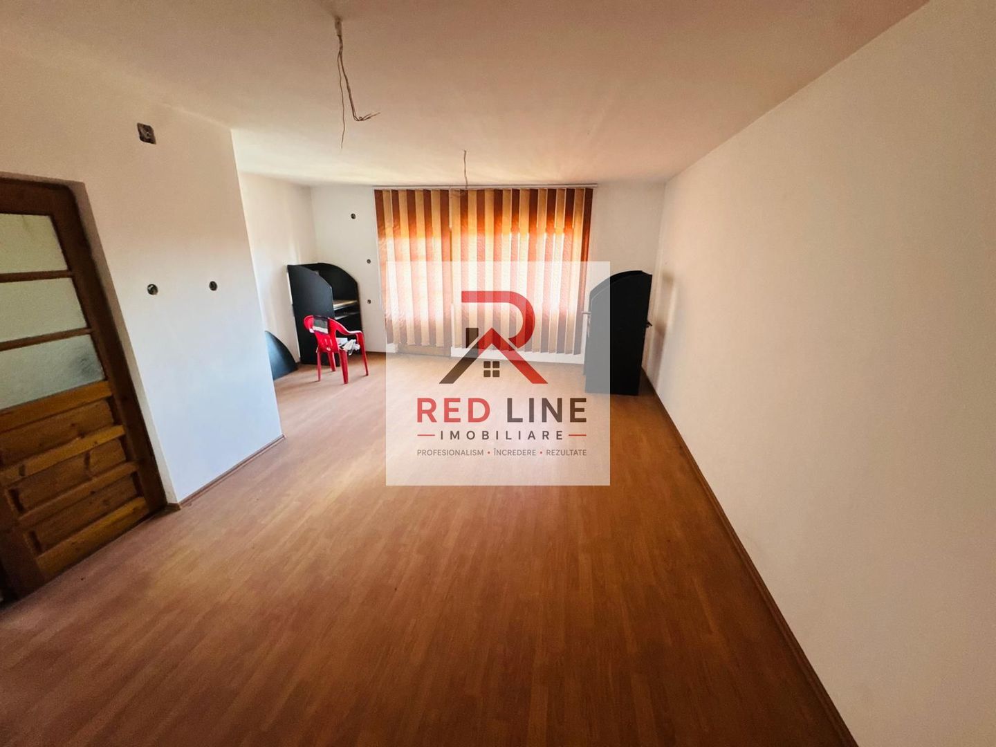 Vilă impunătoare, construcție solidă D+P+E+M, 430 mp – pretabilă pensiune - Poză 11