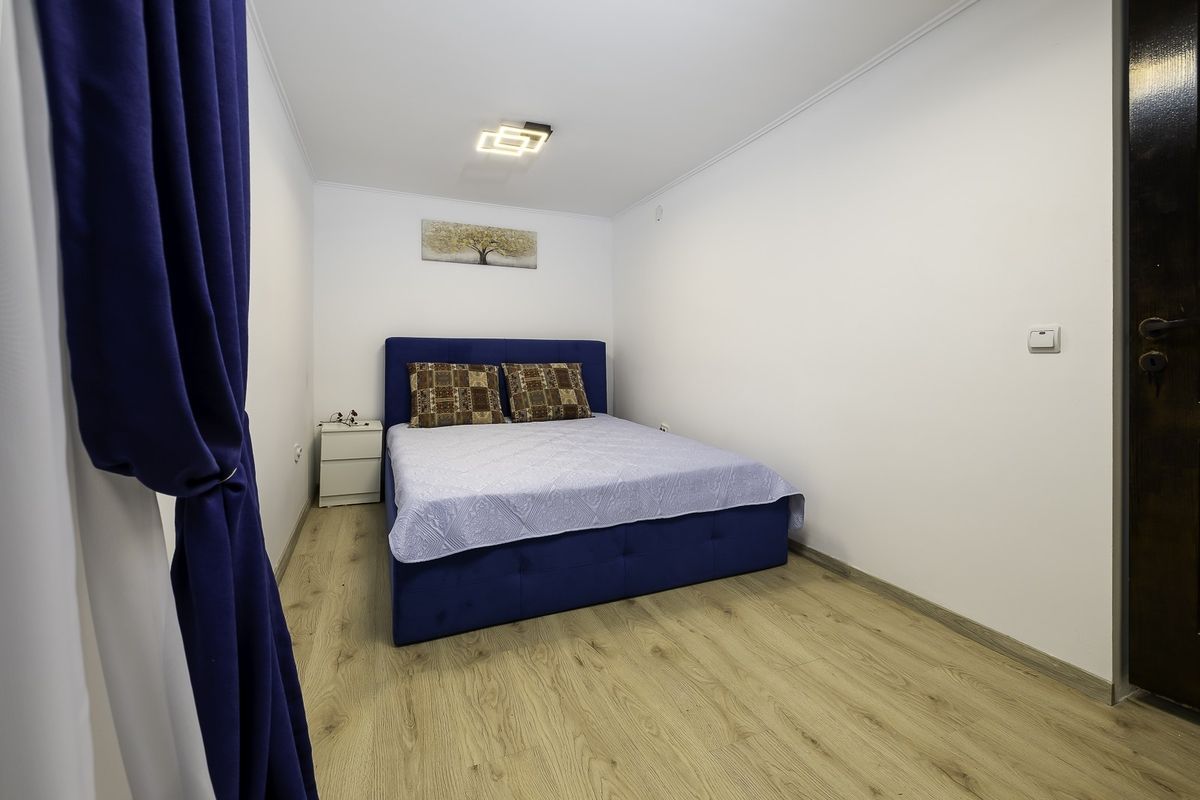 Închiriez apartament 2 camere la curte, Piața Muncii, centrală proprie - Poză 3