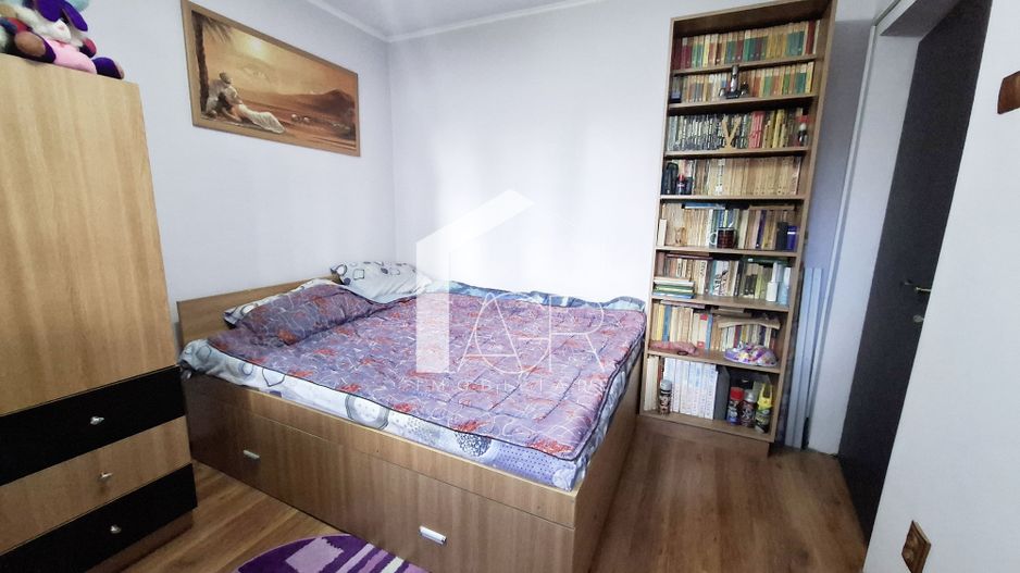 Apartament cu 3 camere, decomandat, zona Vest - Poză 9