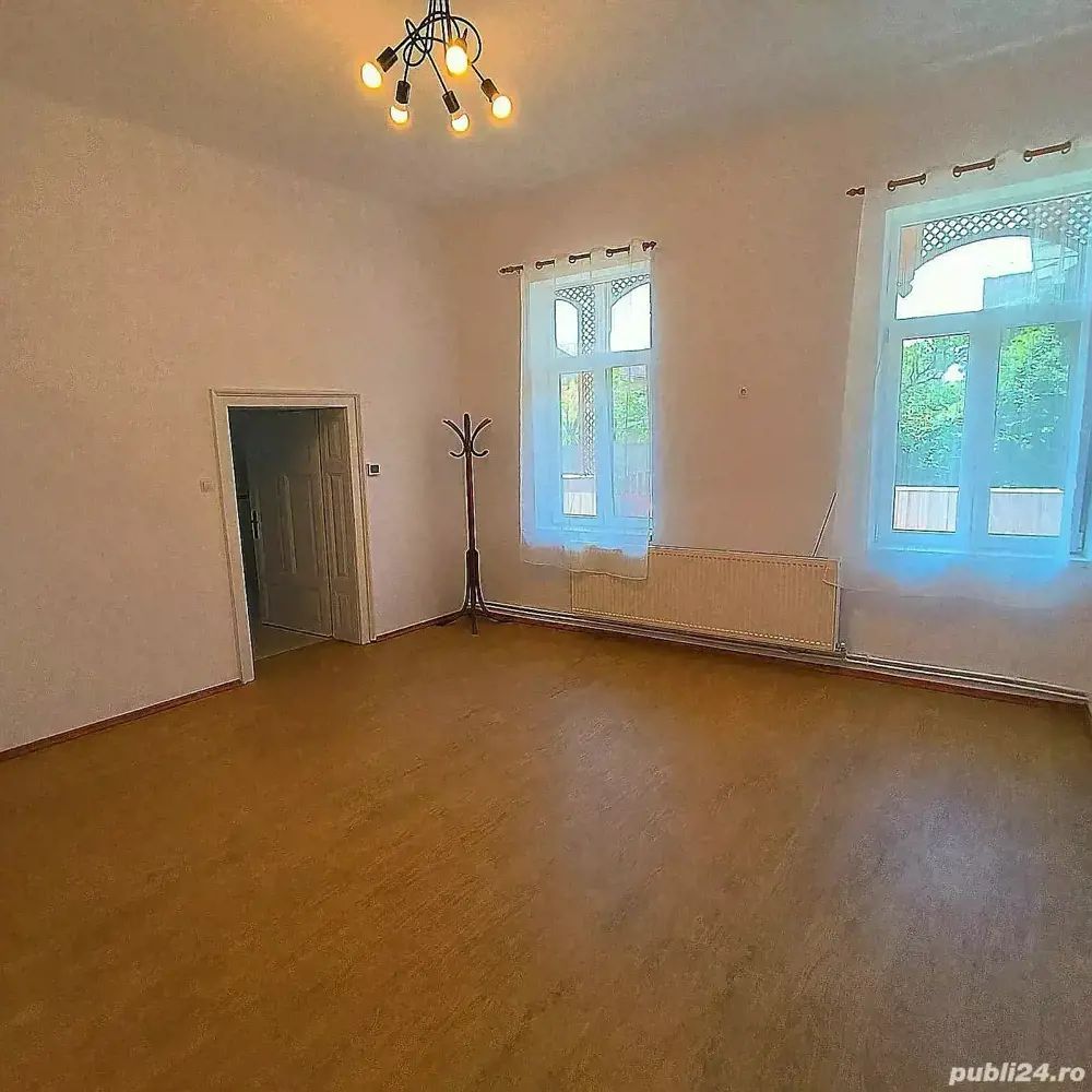 BRASADAS vinde ap 2 cam PARTER la curte zona CENTRALA. - Poză 4