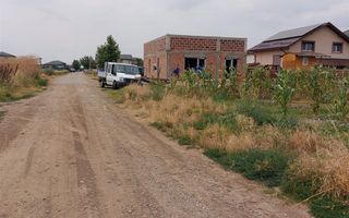 Teren 330 mpla 250-300 m de alte case.Zona in dezvoltare. - Poză 6