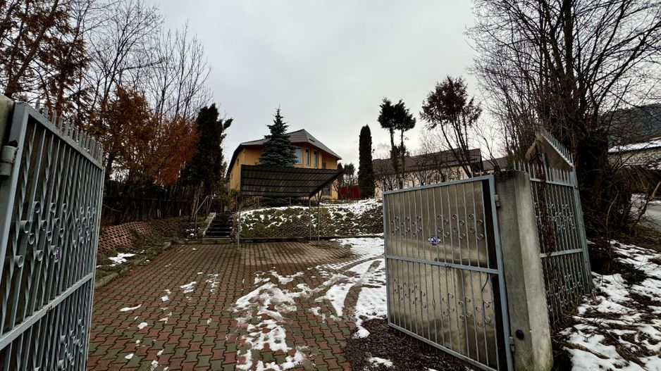 Casă individuală de vânzare în Săcele | Teren 781 mp | 3 Dormitoare - Poză 7