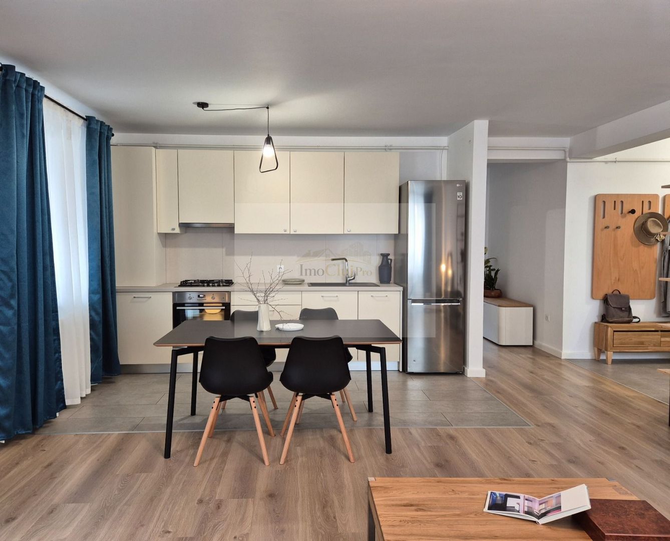 Inchiriere  3 camere| 2 bai cu geam | Parcare inclusă | Zona Europa - Poză 2