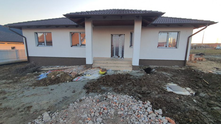 Casă la cheie pe 1 nivel 4cam. 2 bai,1 dresing 650 mp. teren - Poză 12