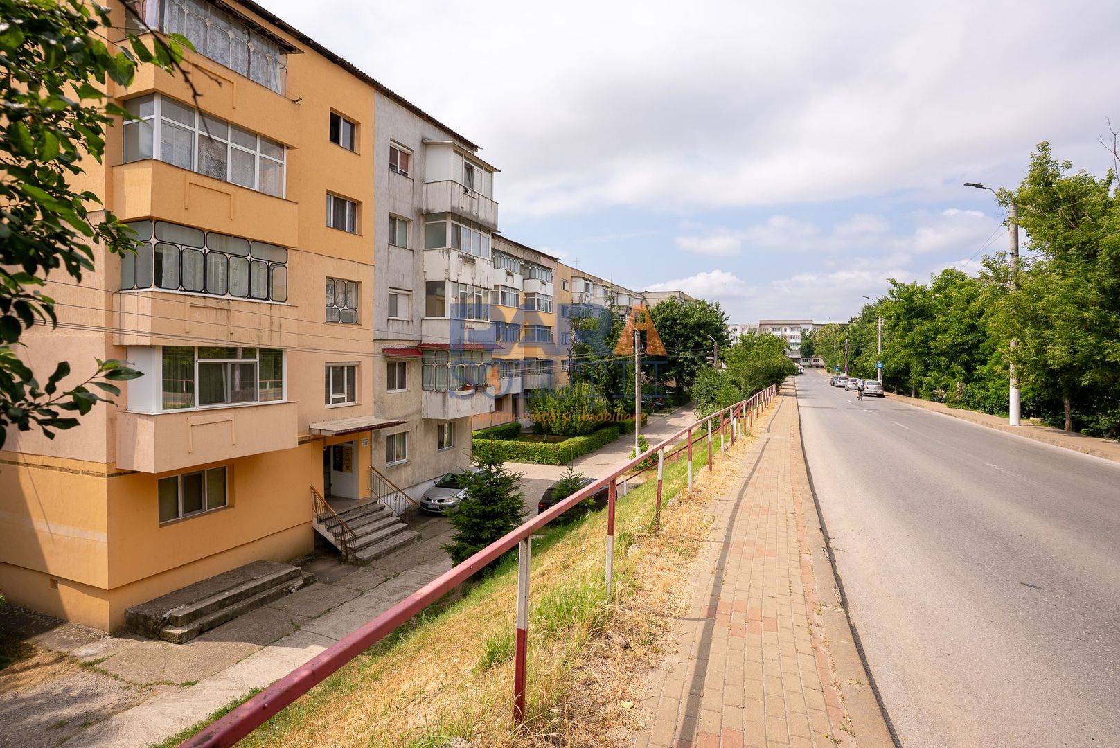 3 camere, 3 balcoane, etaj 3 - Poză 15