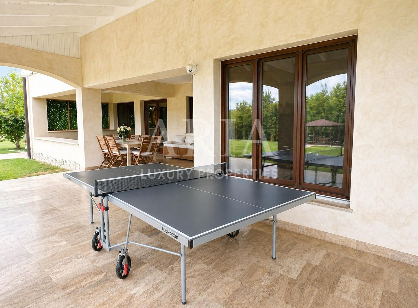 SNAGOV VILA | 36m DESCHIDERE LA LAC | PONTON 250mp | JACUZZI | SPA | BOWLING - Poză 23