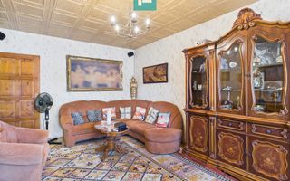 Apartament cu 3 camere în zonă de maxim interes - Poză 1