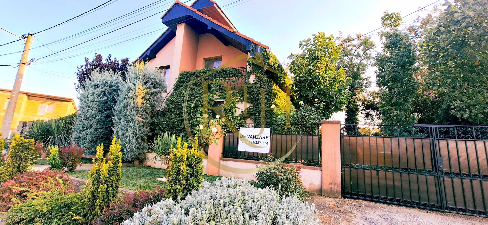 Casa deosebita, 4 camere, curte amenajata, Giroc pe str Apicultorilor - Poză 1